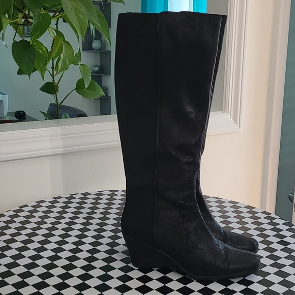 Boot - Picture 3 of 9